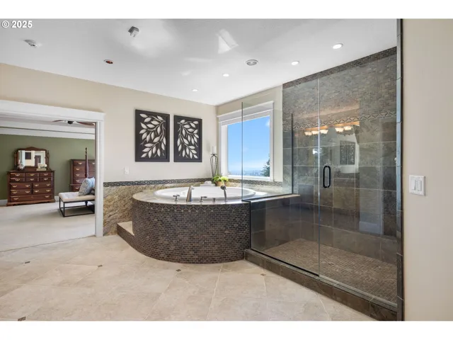 Owner's Suite Bathroom