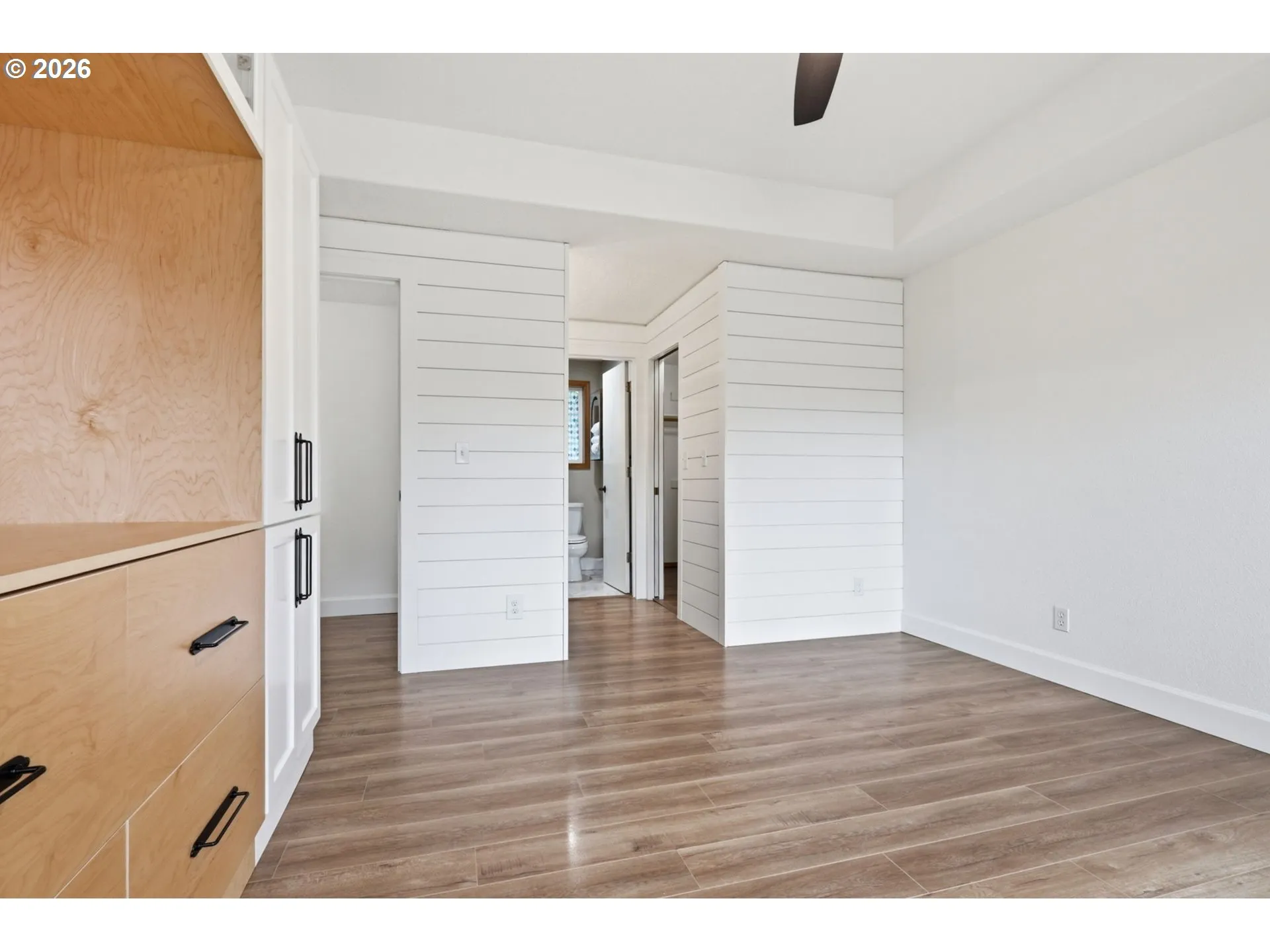 Bedroom, Primary-Upper