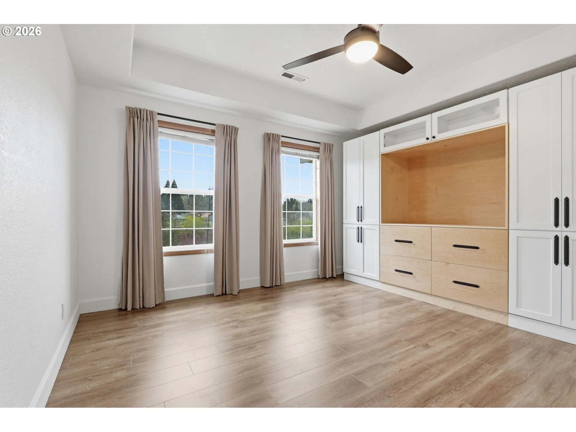 Bedroom, Primary-Upper