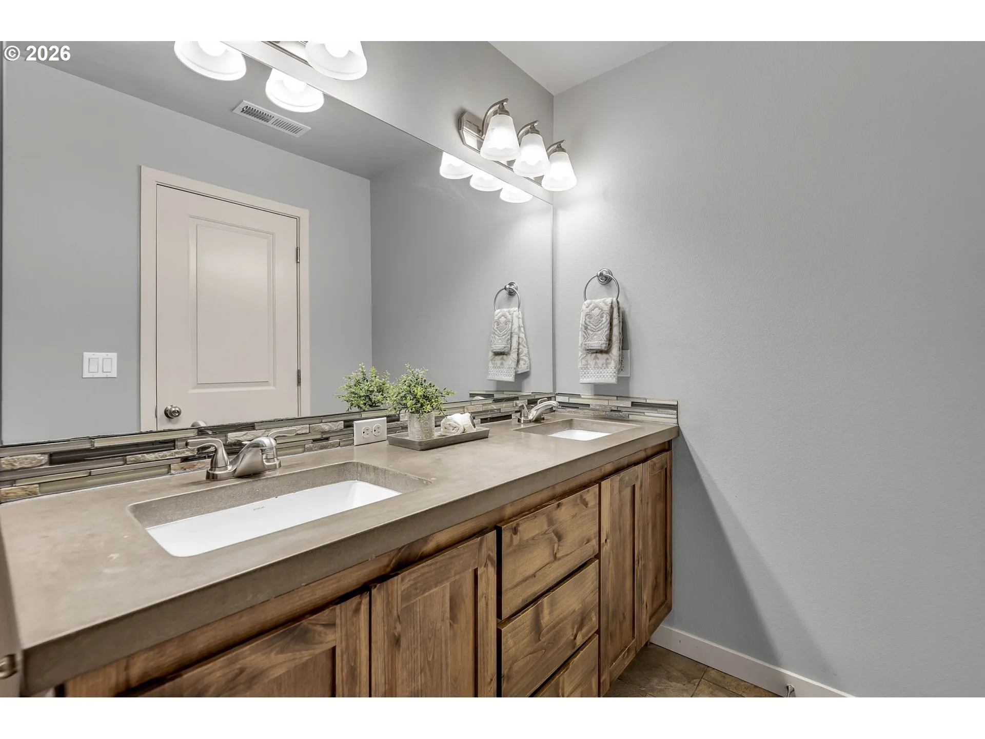 Bathroom, Attached