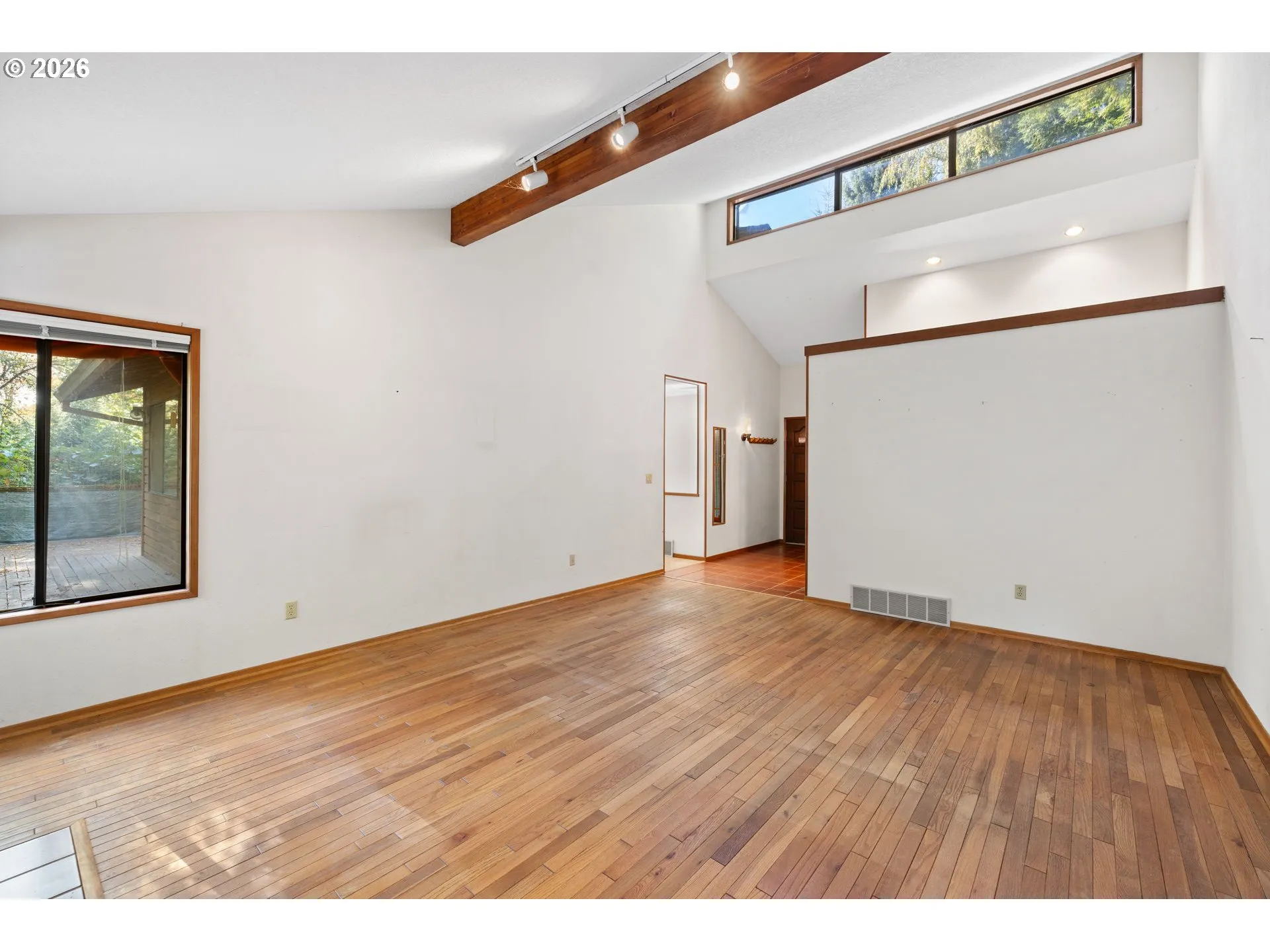 Living Room-Vaulted Ceilings