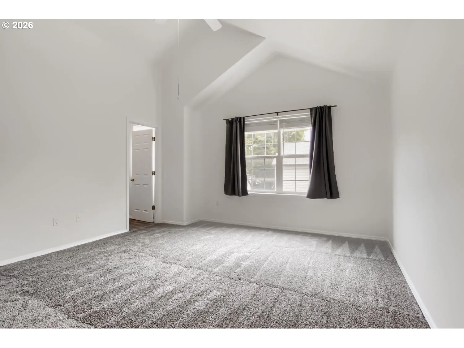 Bedroom, Primary-Vaulted Ceilings