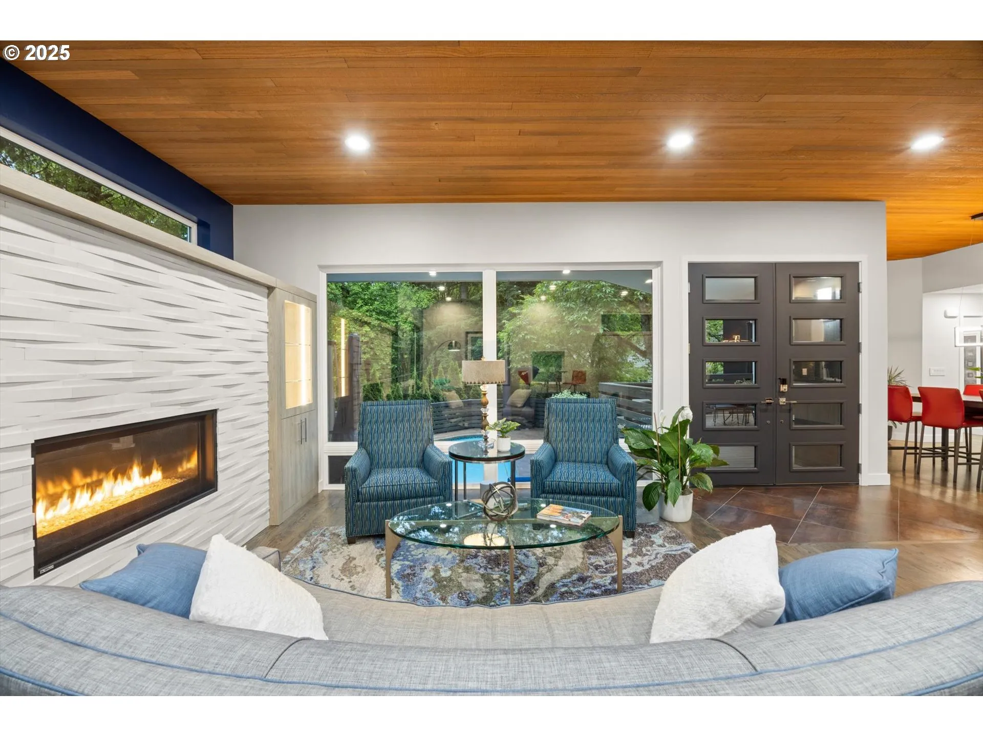 Living Room-Fireplace
