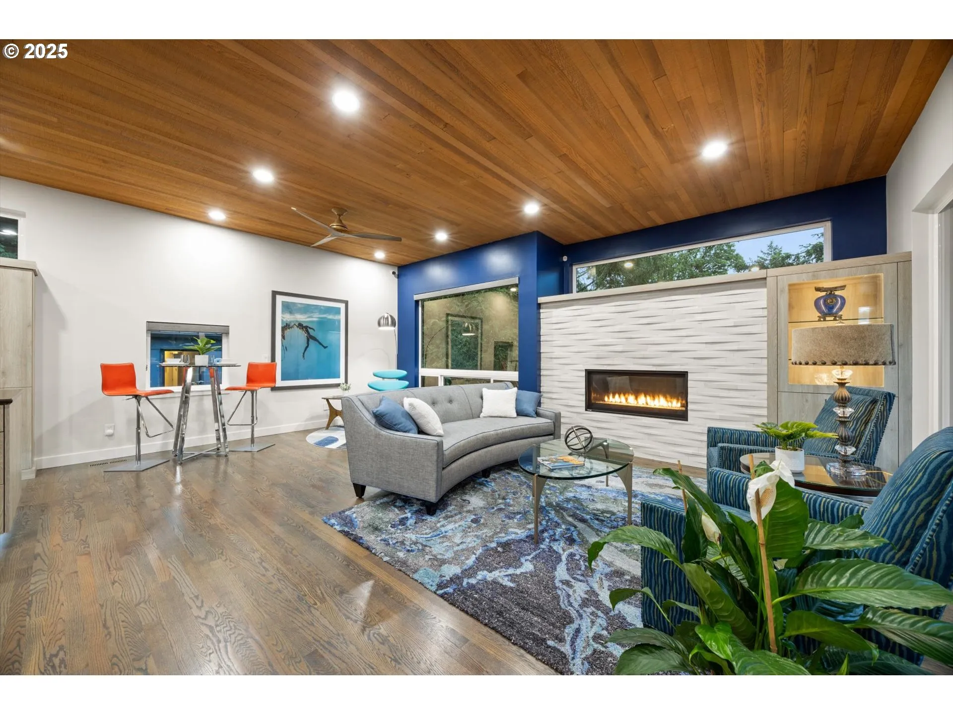 Living Room-Fireplace