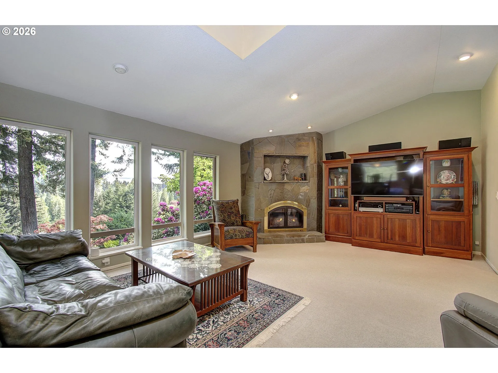 Living Room-Fireplace