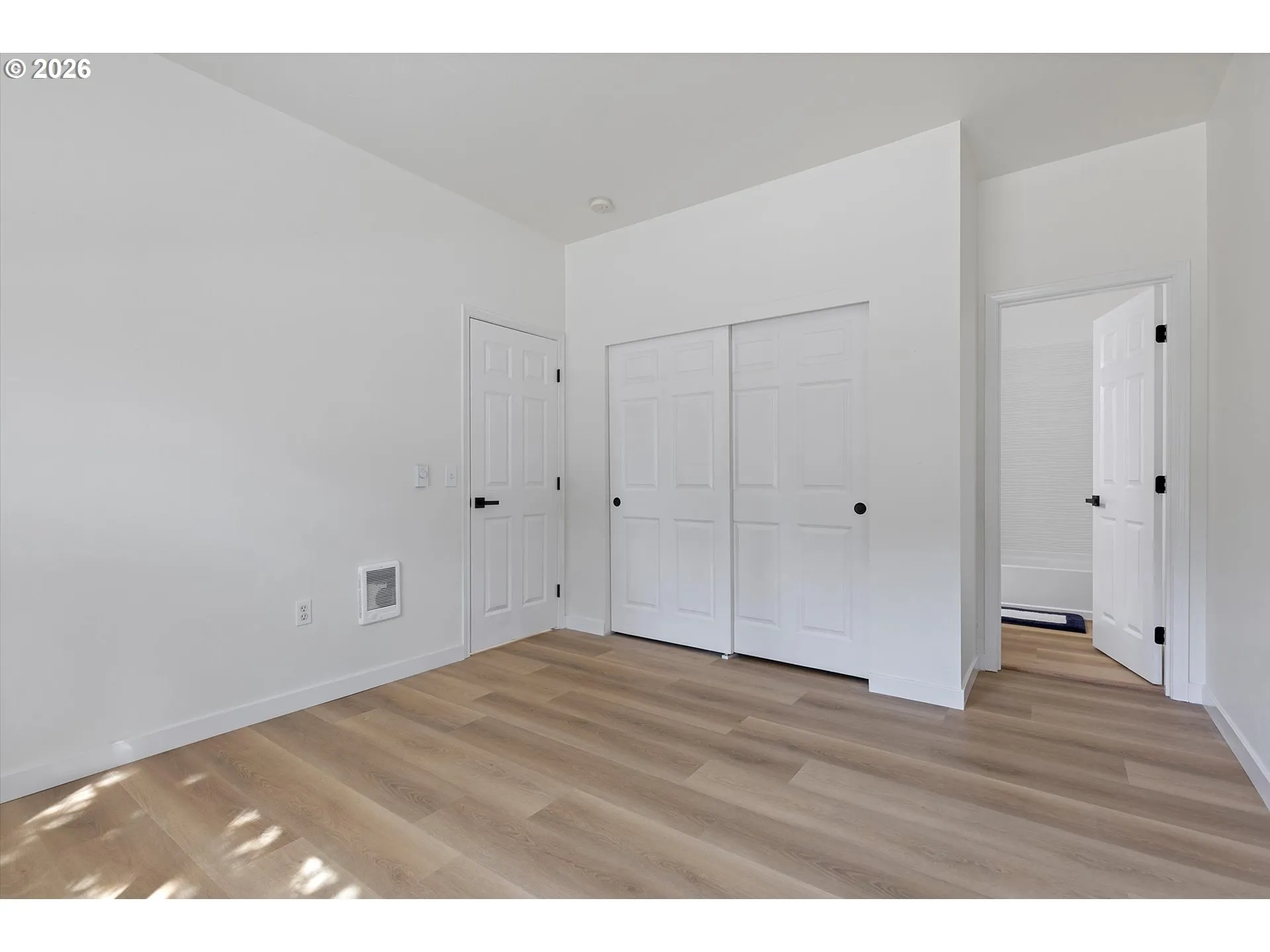 Bedroom, Primary