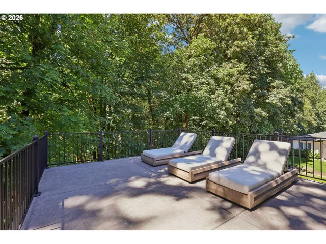 Deck-Upper