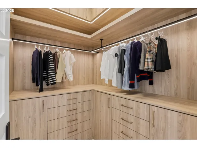 Primary Bedroom-Walk-In Closet