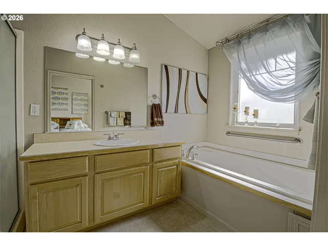 Bedroom, Primary-Main