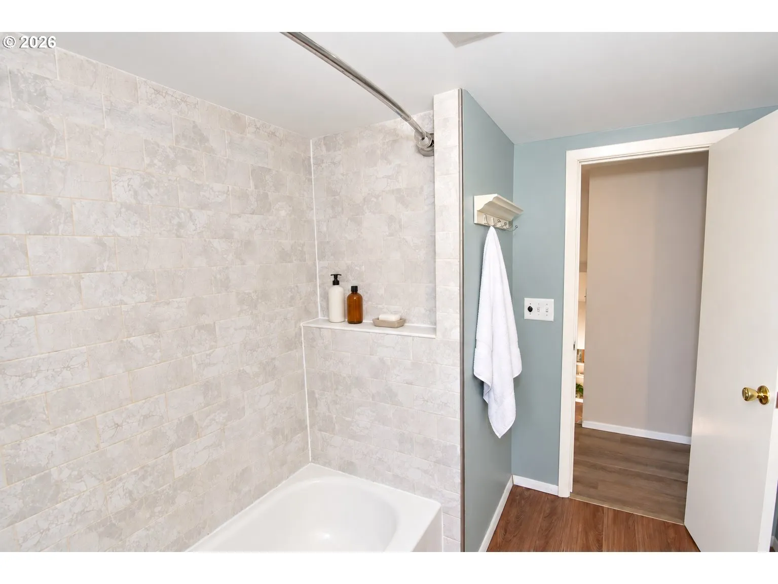 Bathroom-Upper
