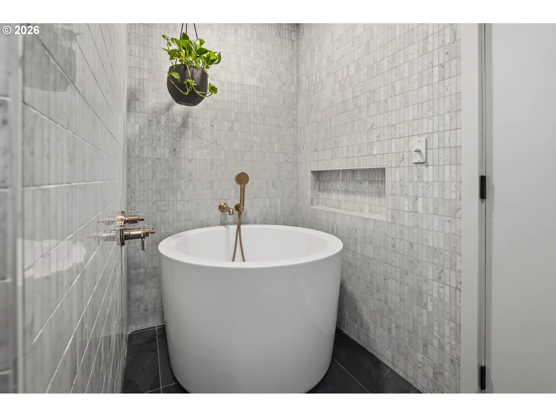 Owner's Suite Bathroom-Garden Tub