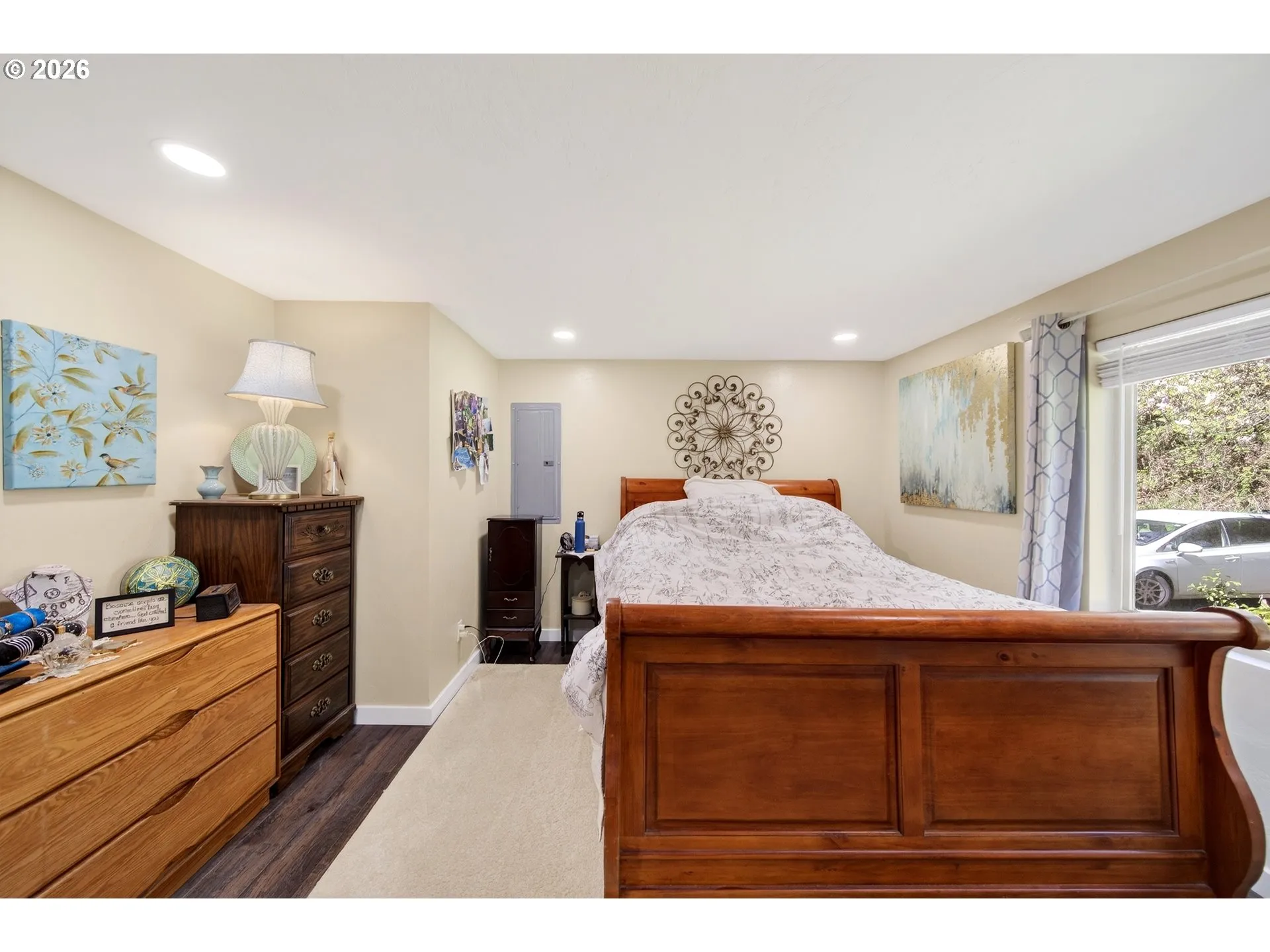 Bedroom, Primary