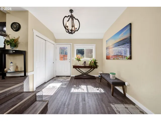 Entrance/Foyer-Wide Angle/Fisheye