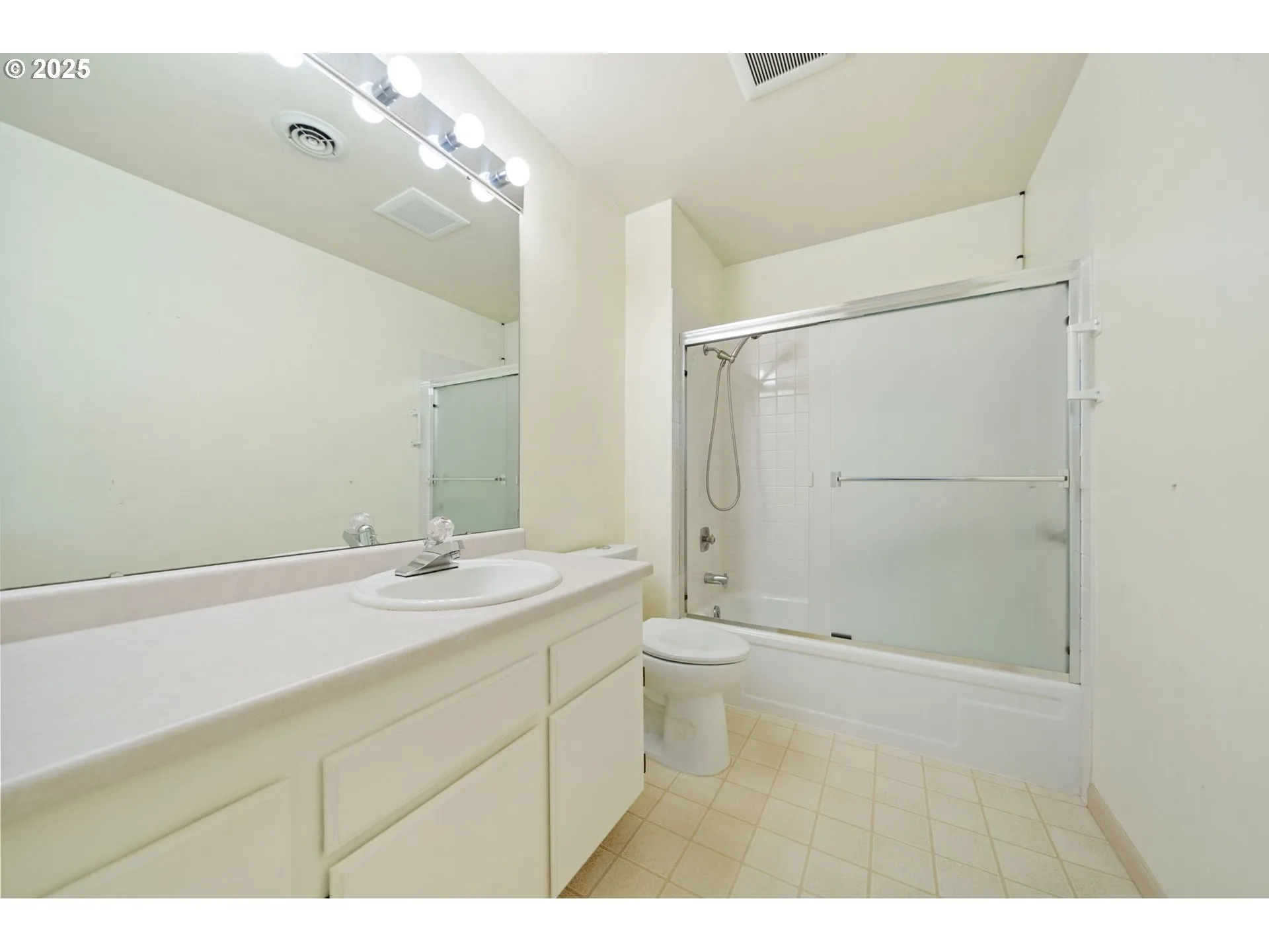 Bathroom-Upper