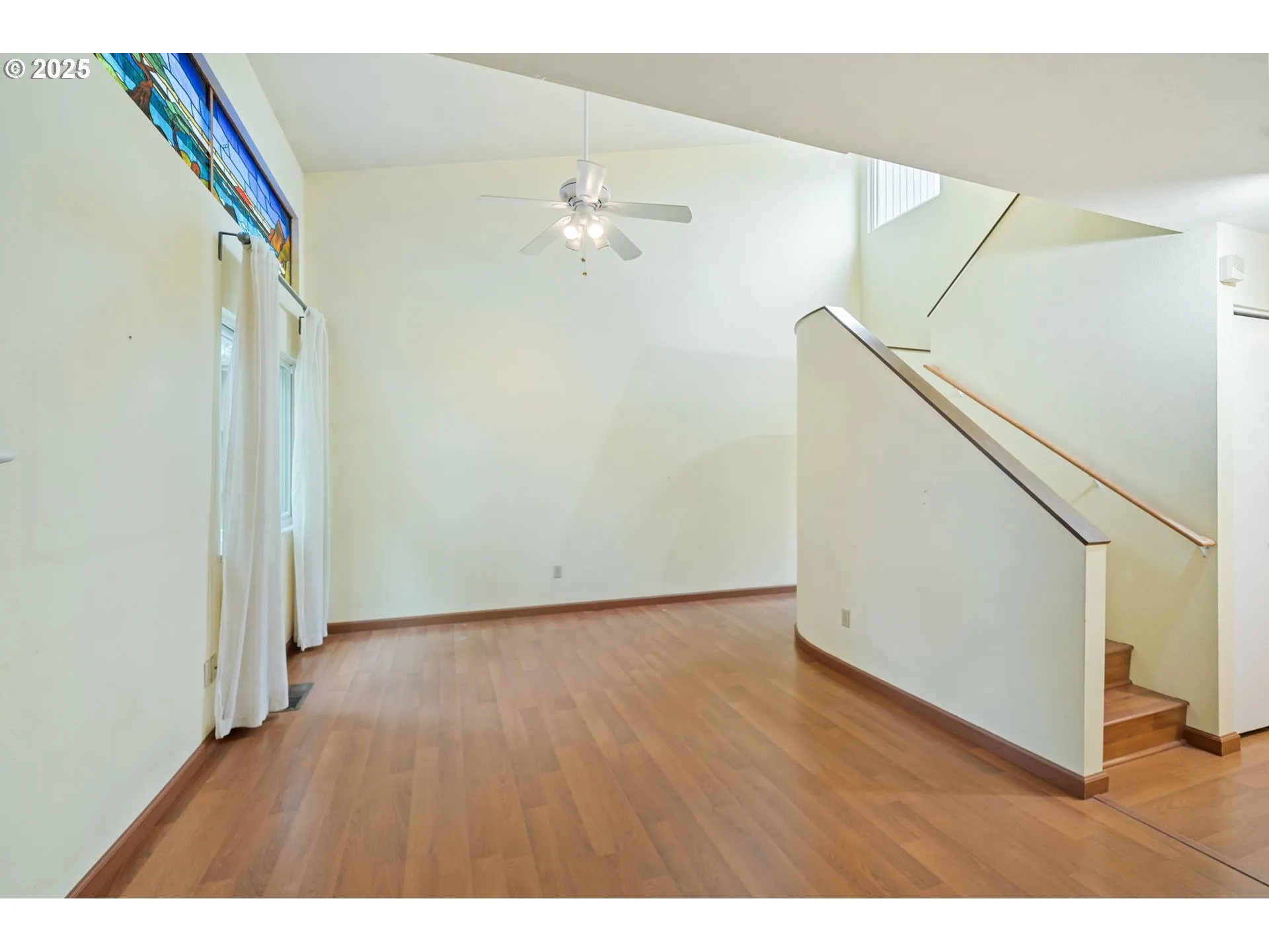 Dining Room-Vaulted Ceilings