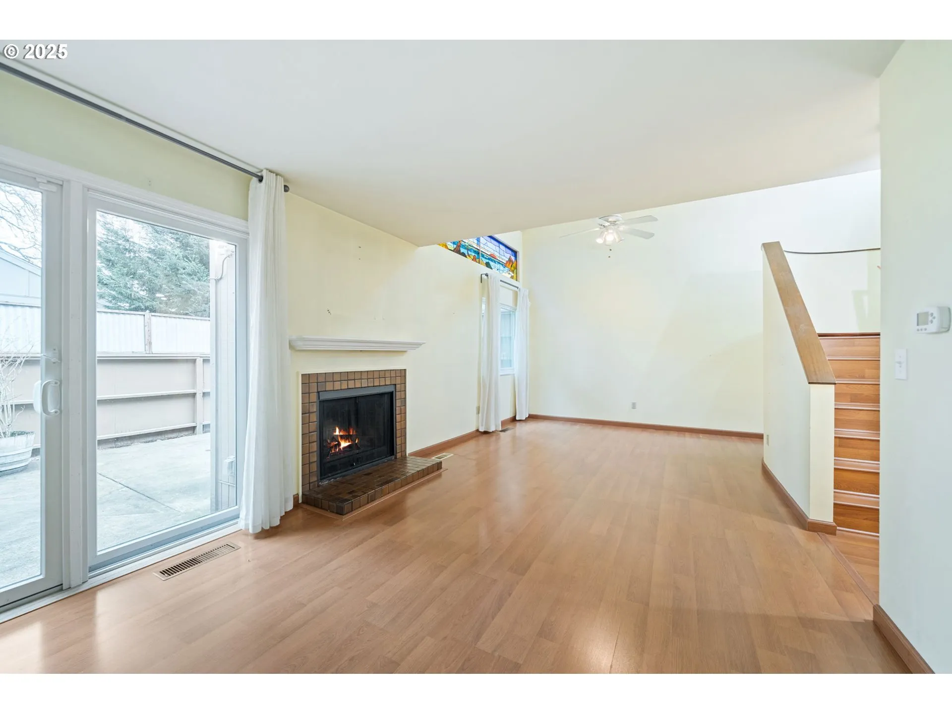 Living Room-Fireplace