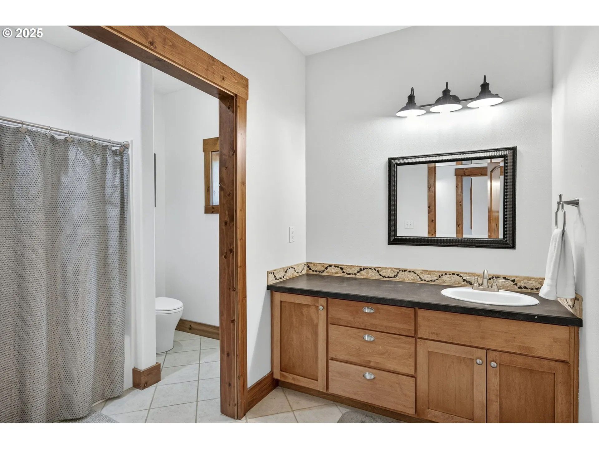 Bathroom-Upper