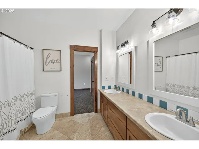 Bathroom, Attached-Upper