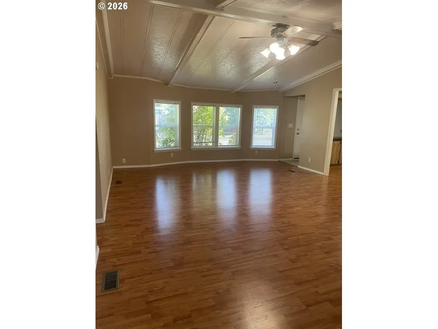 Living Room-Vaulted Ceilings