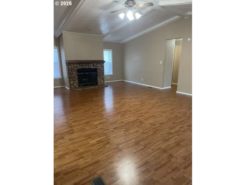 Living Room-Vaulted Ceilings