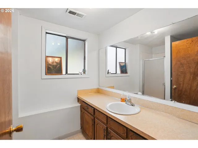 Bathroom-Upper