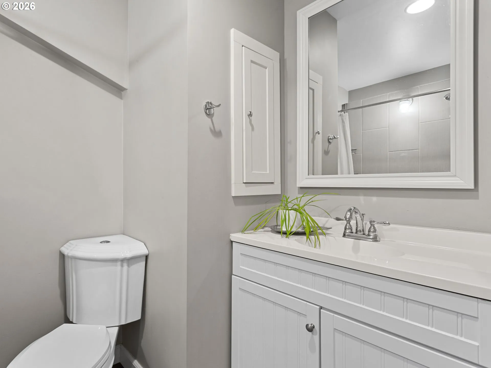 Bathroom-Upper