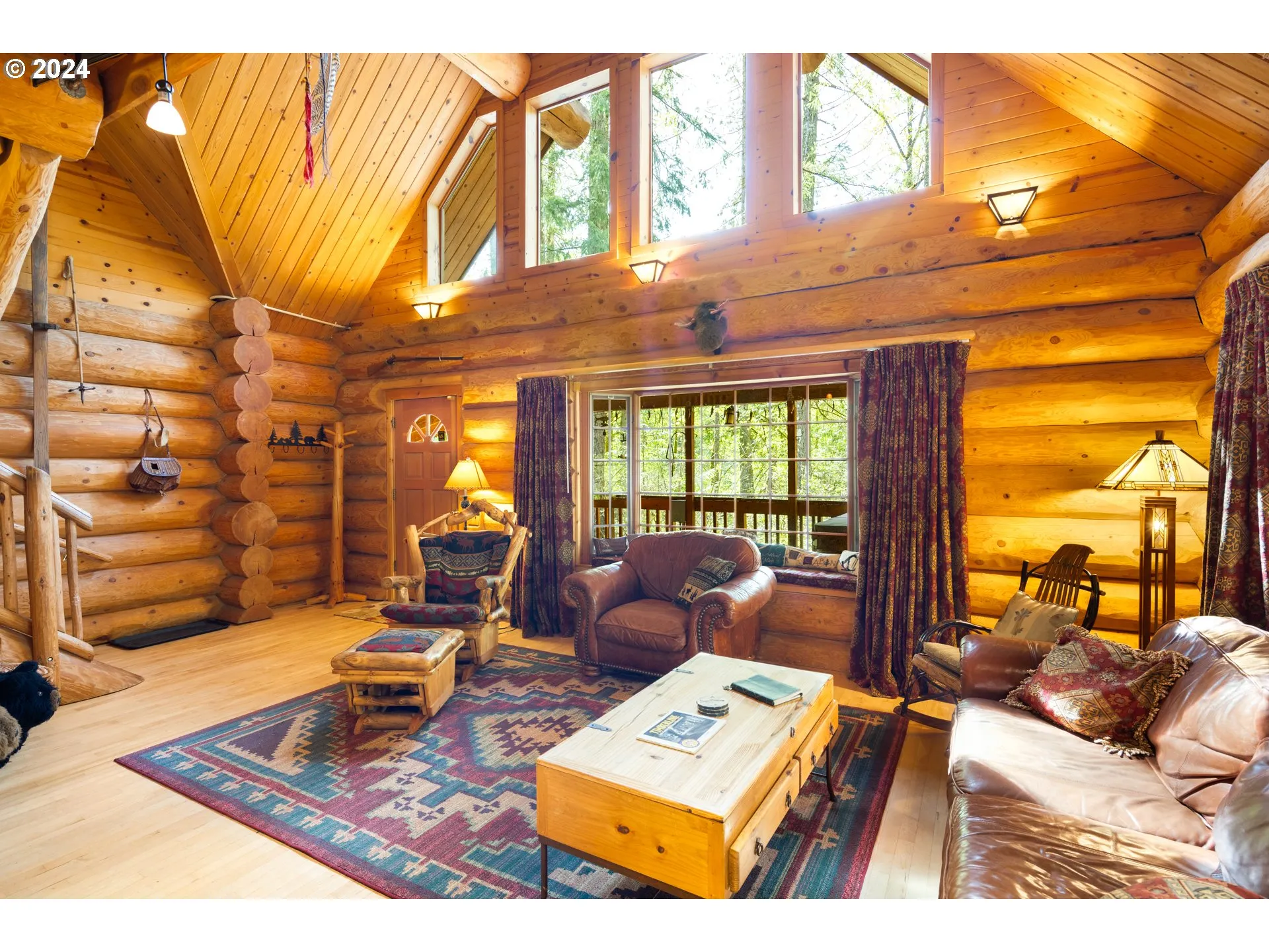 Living Room-Vaulted Ceilings
