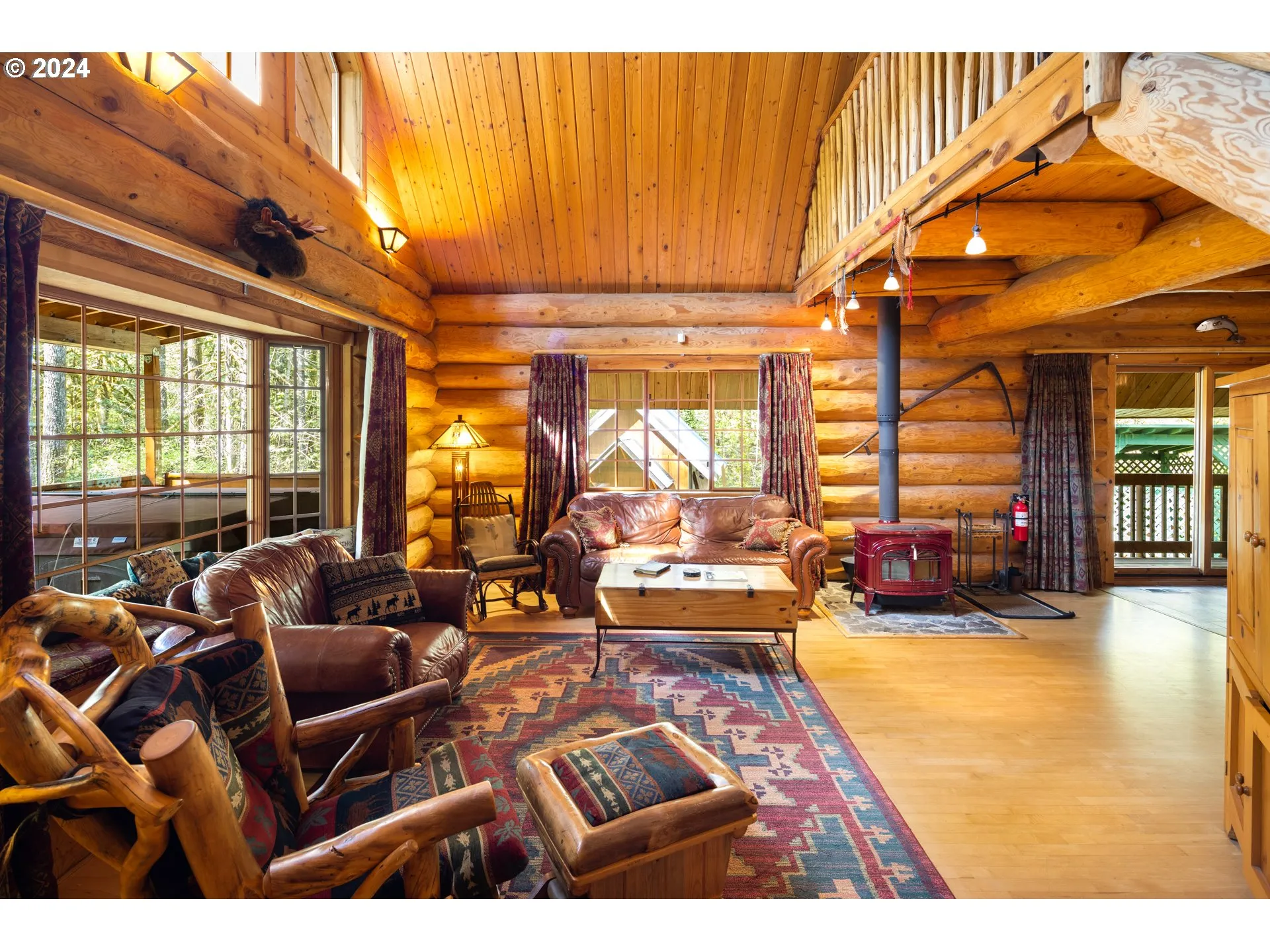 Living Room/Entrance