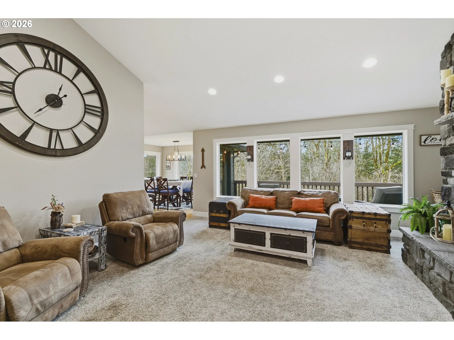 Living Room-Vaulted Ceilings