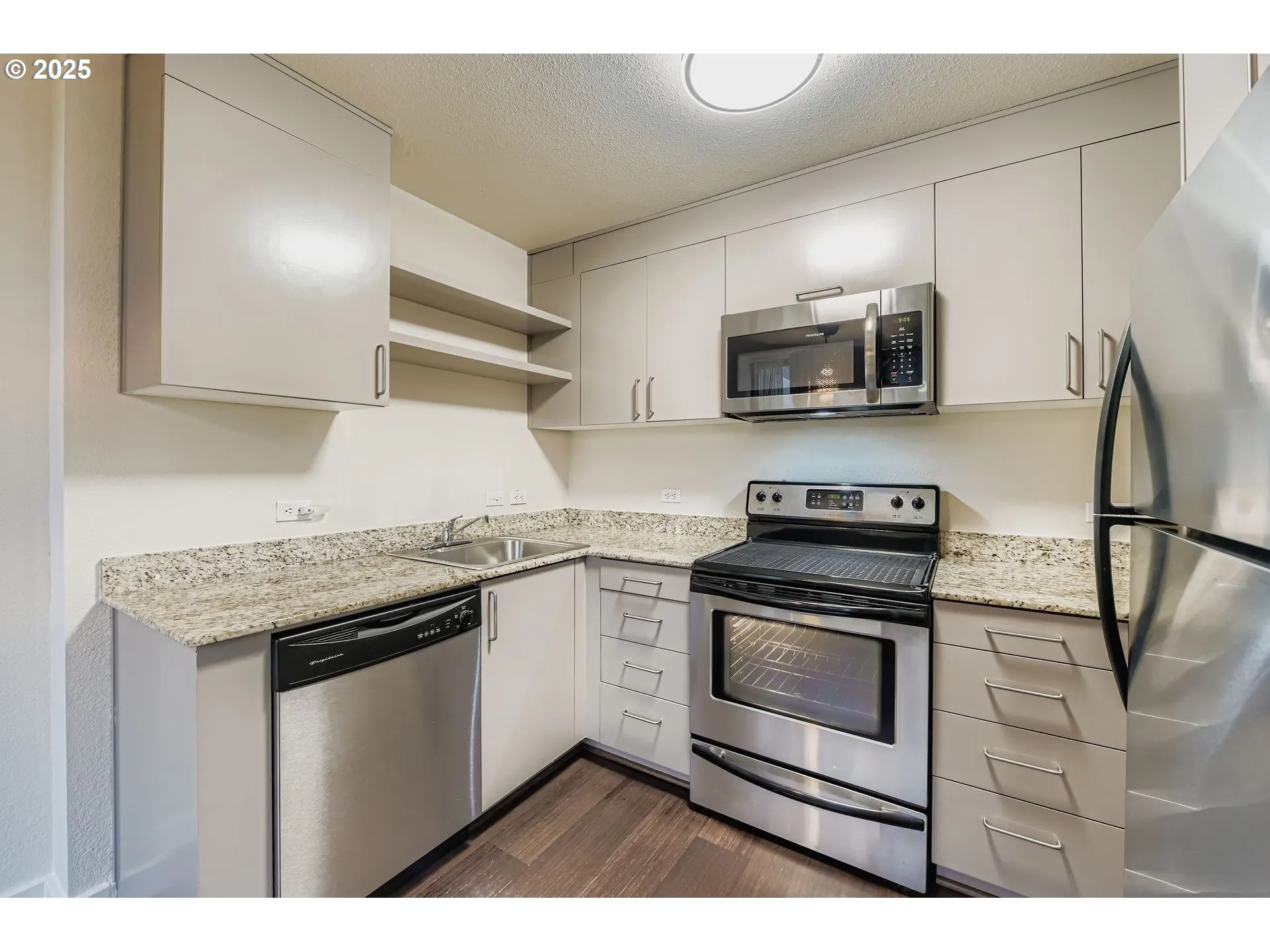 Kitchen-Wide Angle/Fisheye