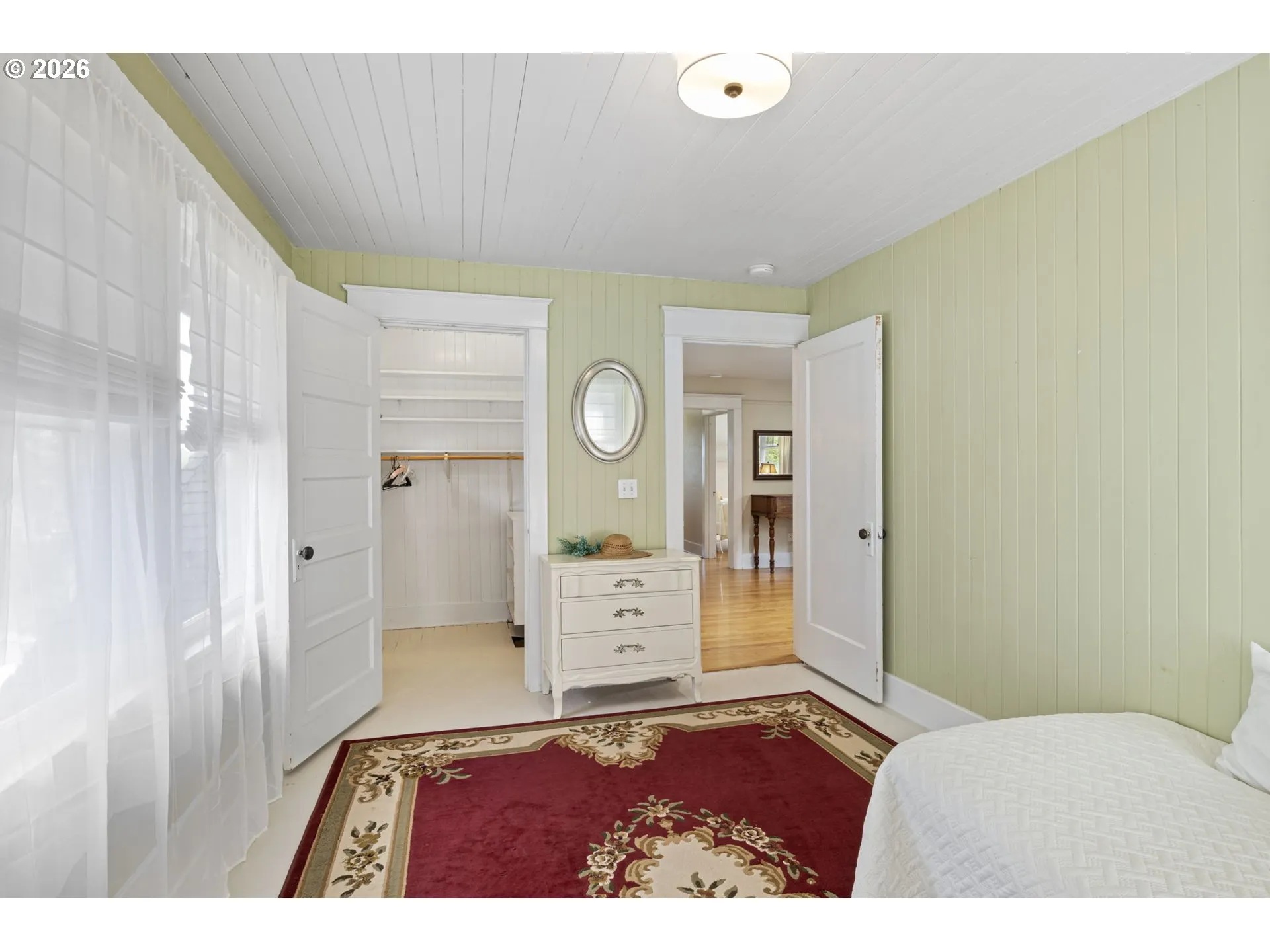 Bedroom-Walk-In Closet
