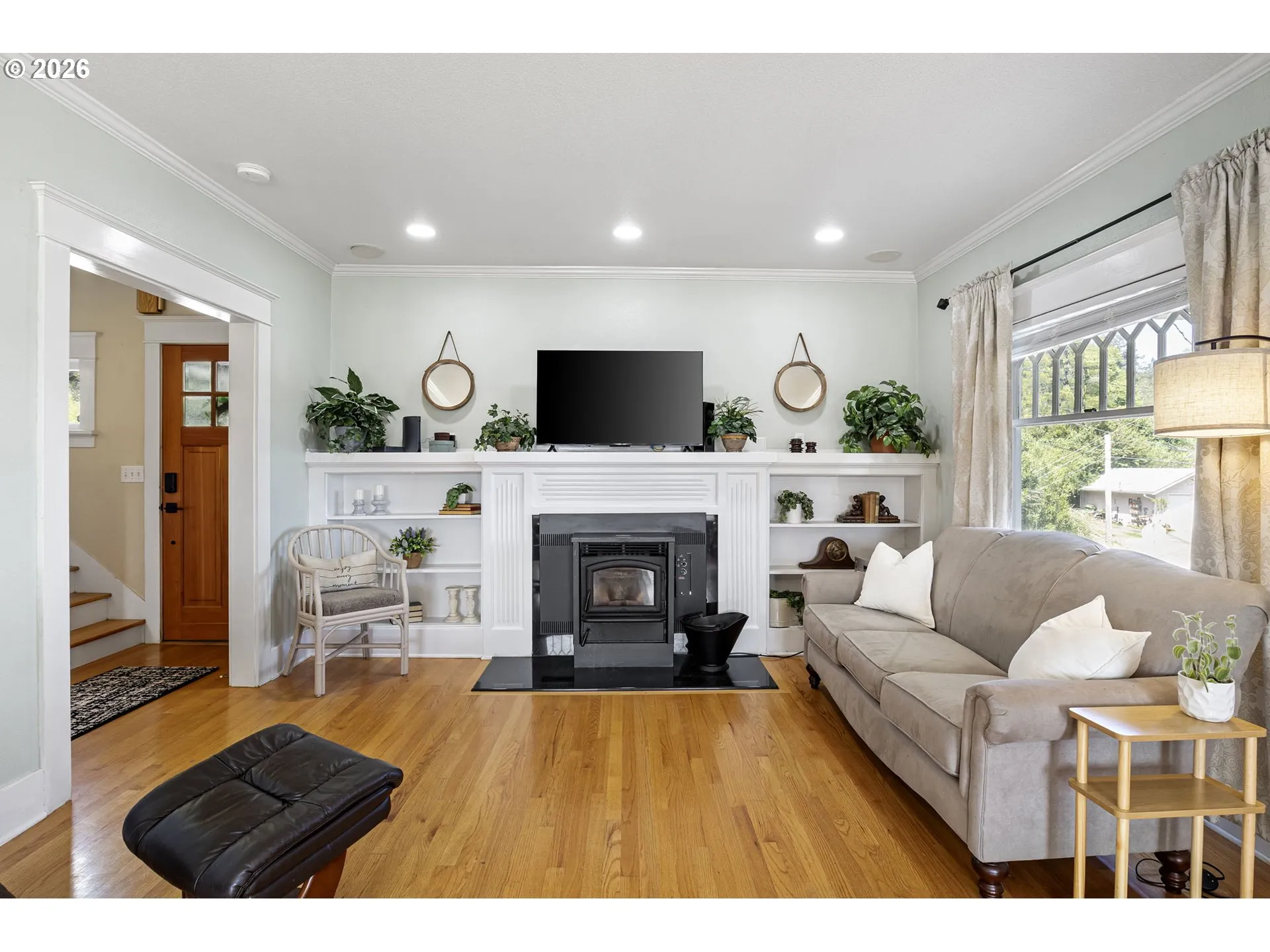 Living Room-Built-In Shelving
