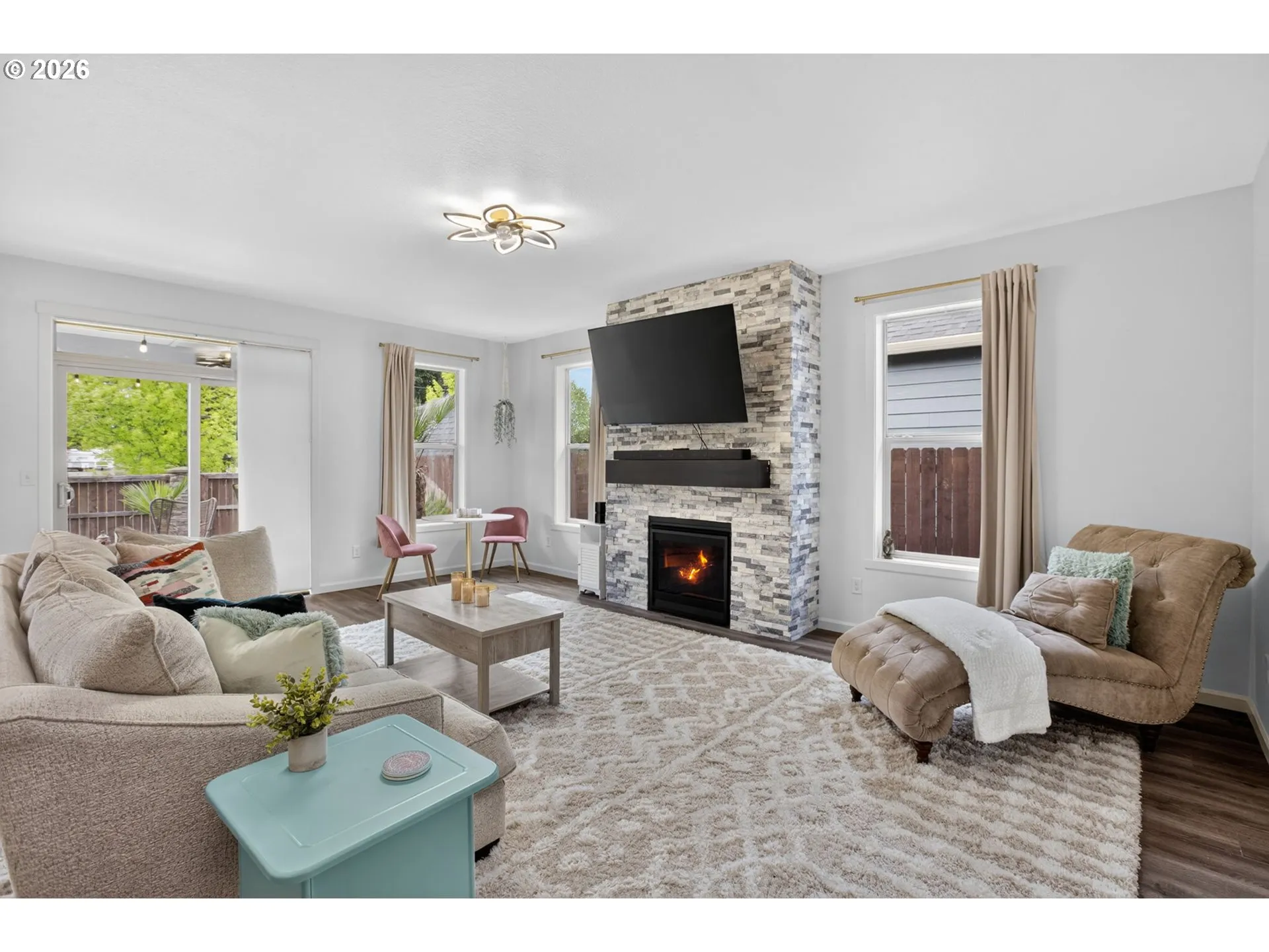 Living Room-Fireplace