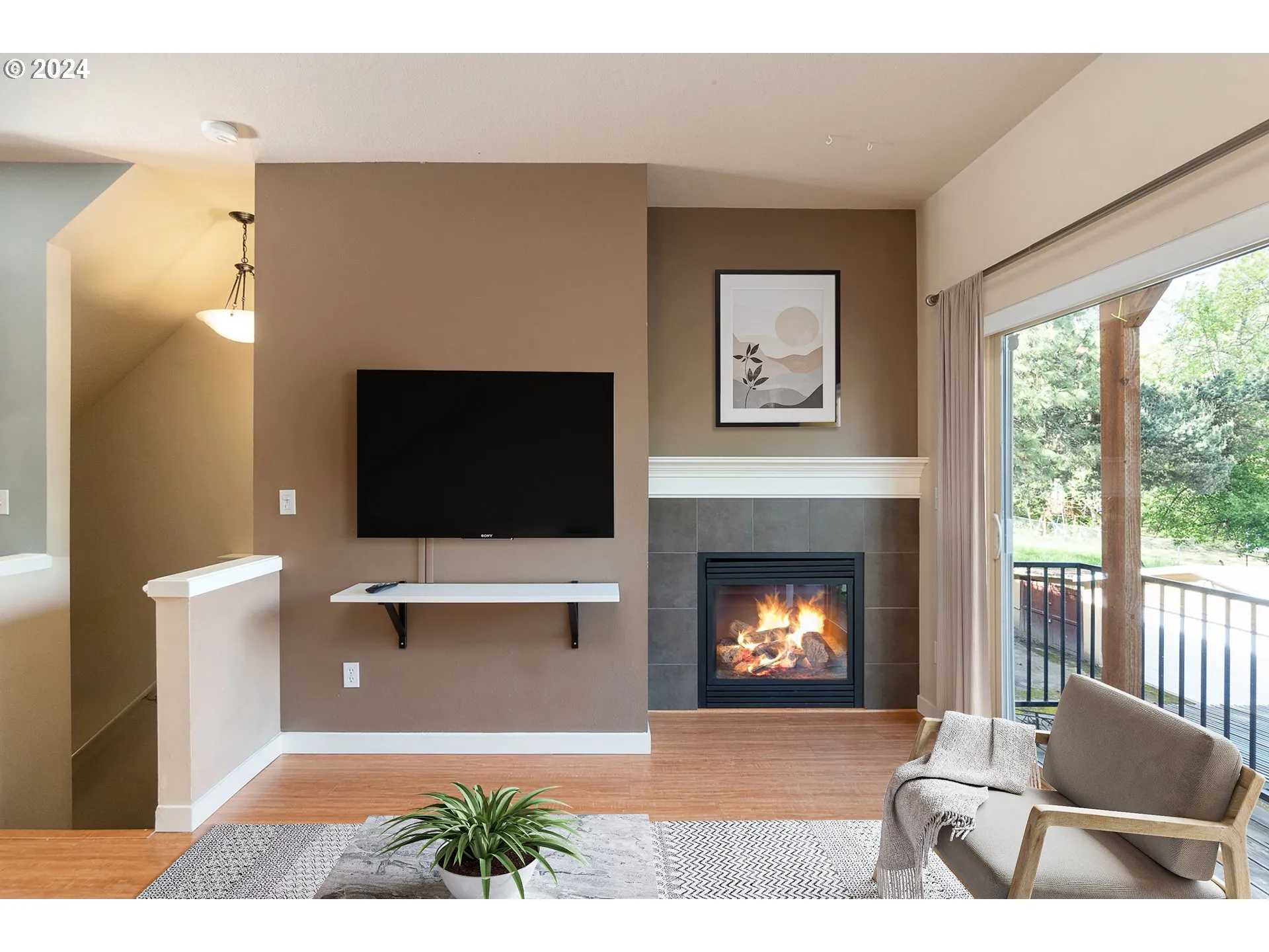 Living Room-Fireplace