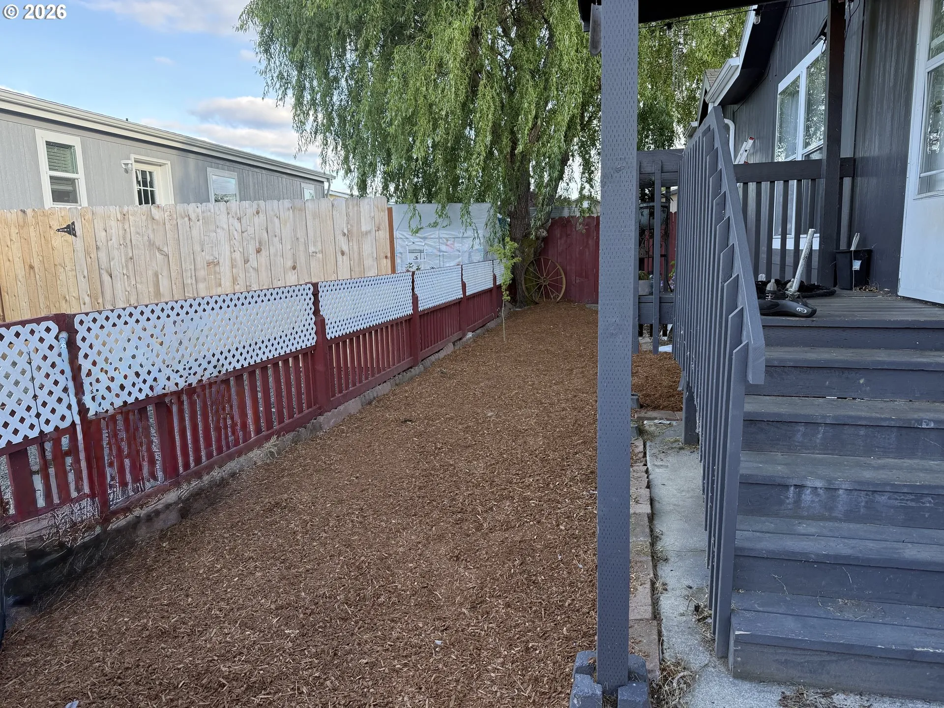 Front Yard-Fenced