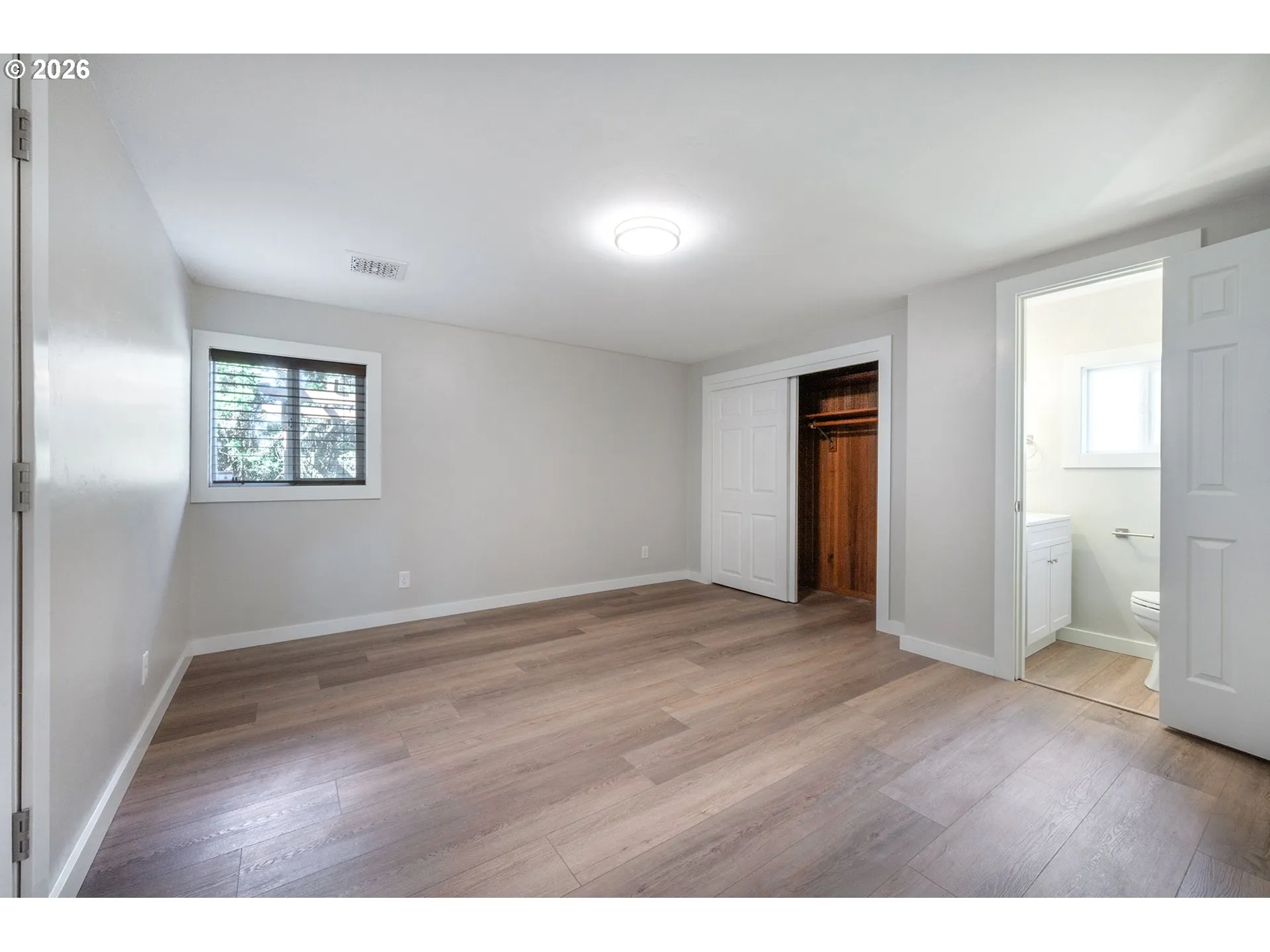 Bedroom, Primary