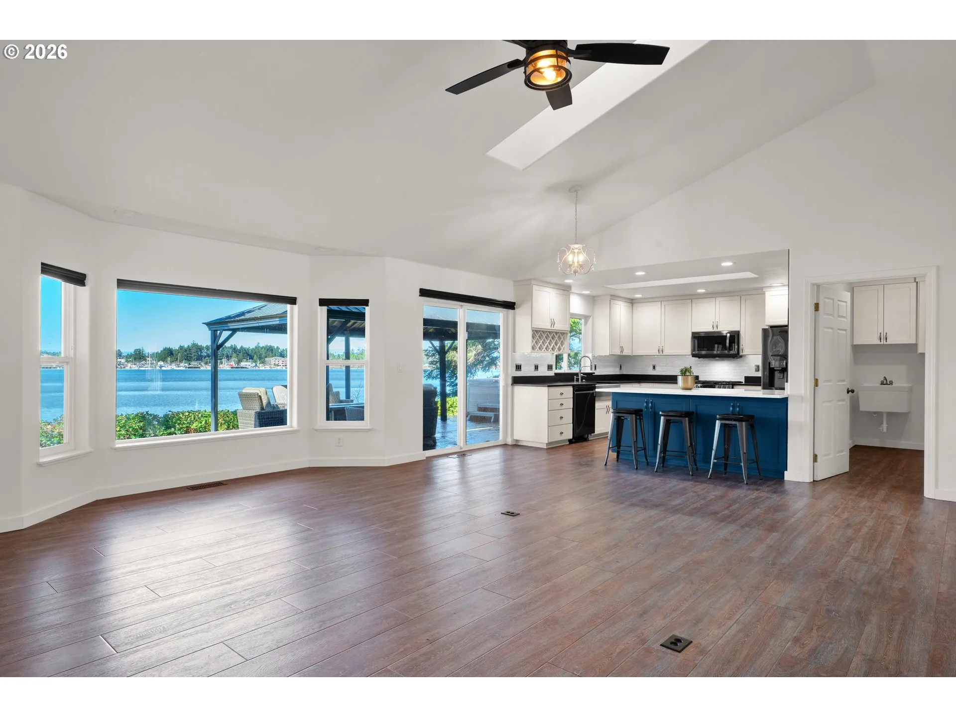 Kitchen/Living Room
