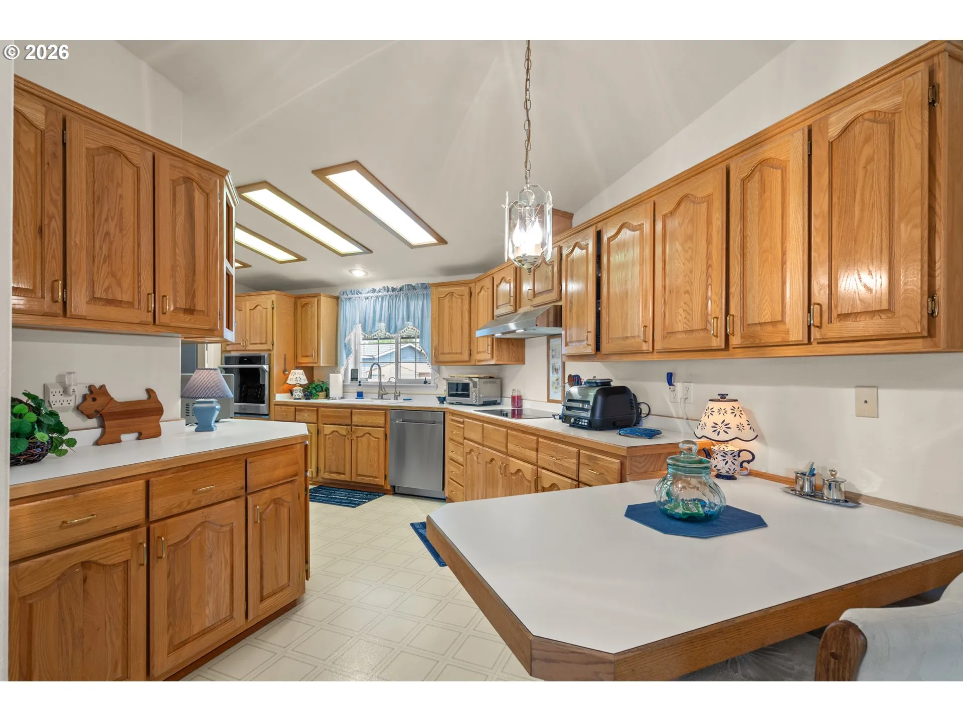 Kitchen-Eating Area
