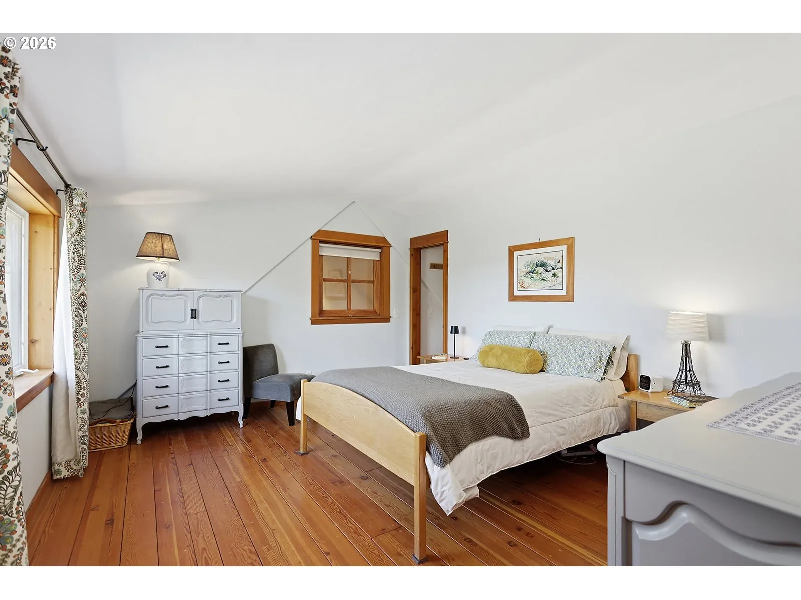 Bedroom, Primary
