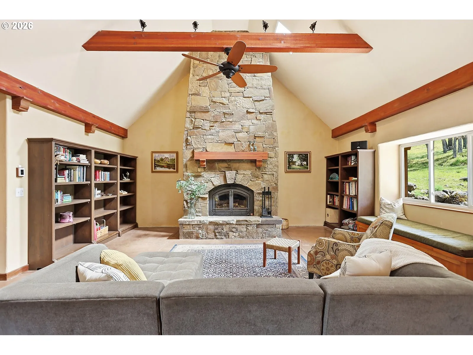 Living Room-Vaulted Ceilings