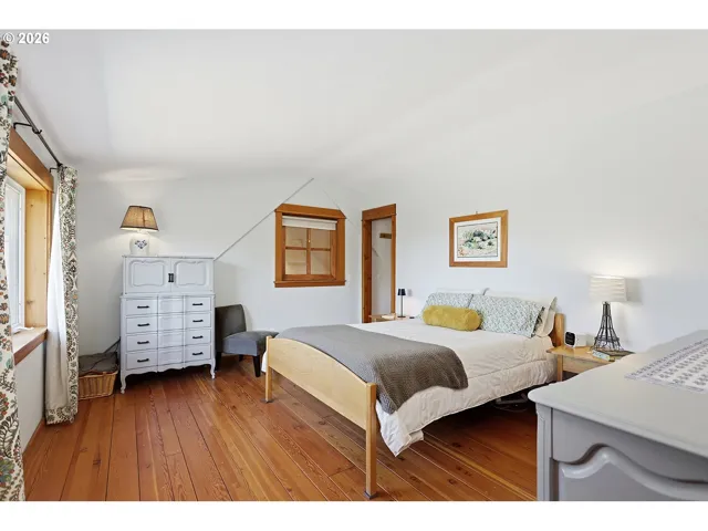 Bedroom, Primary