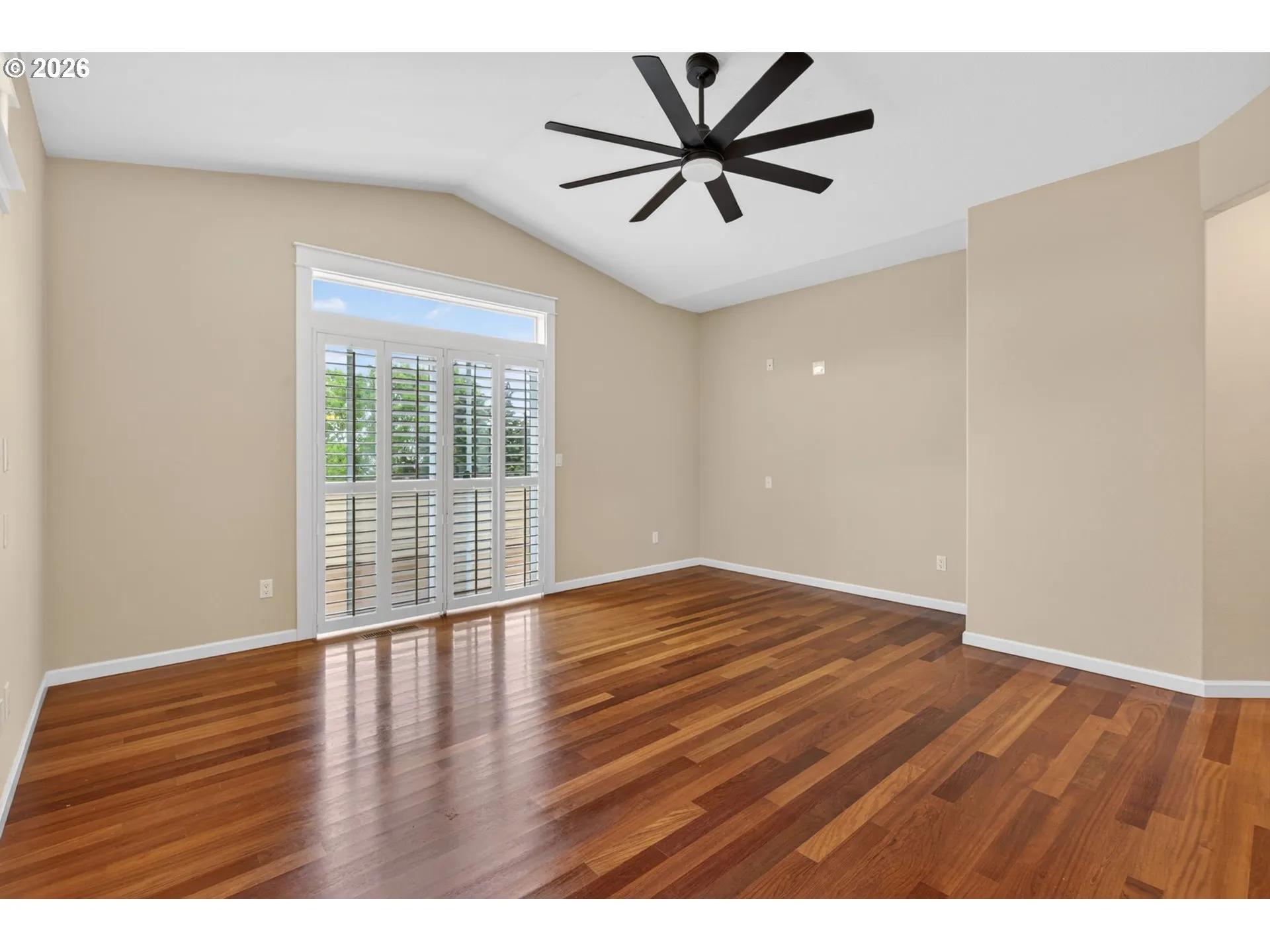 Bedroom, Owner's Suite-Main