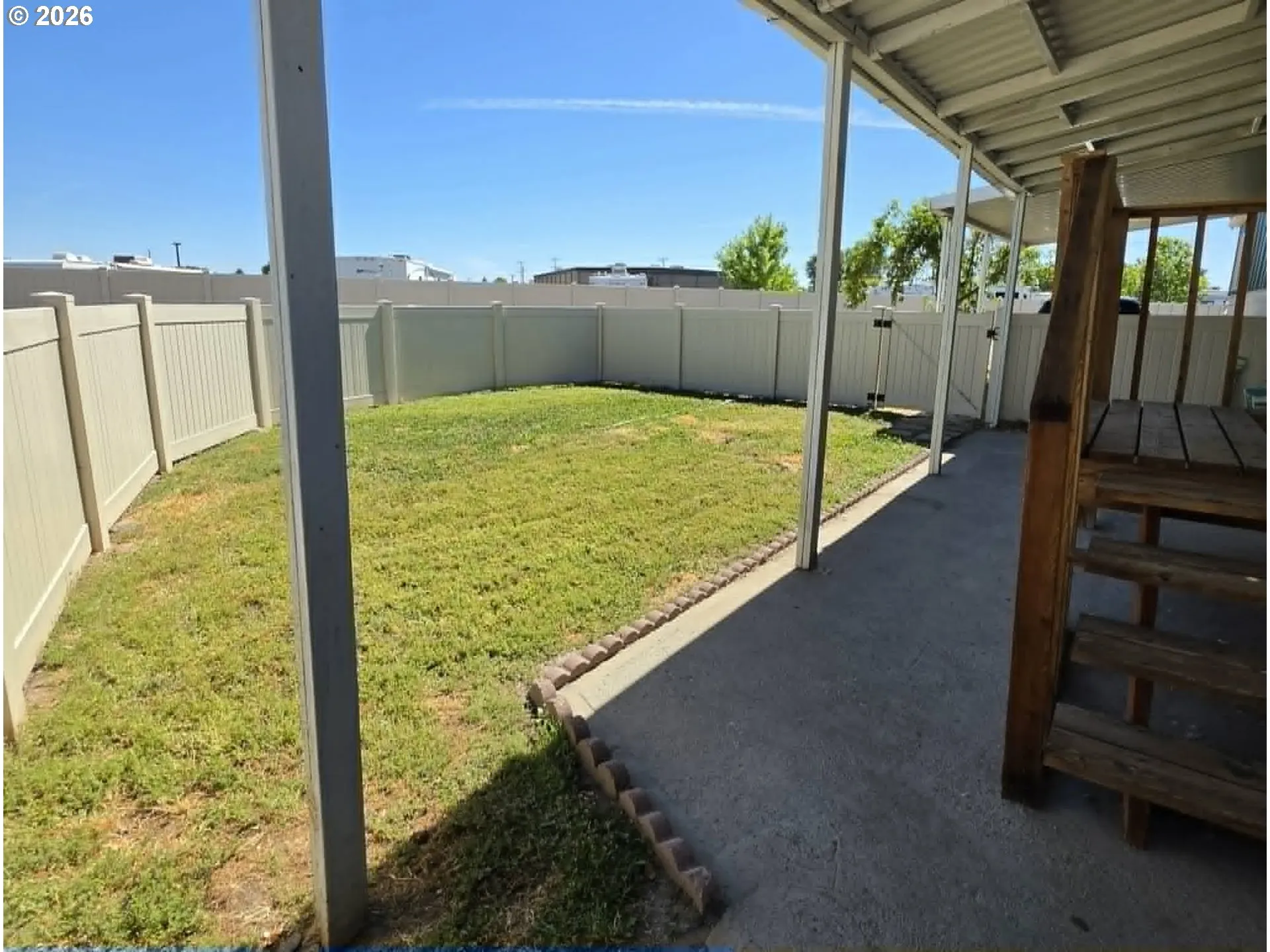 Front Yard-Fenced