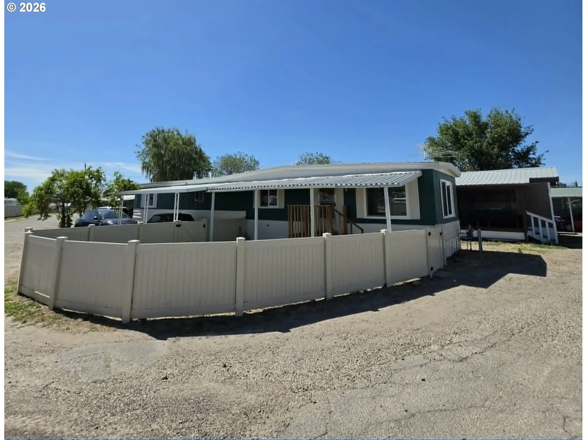 Front Yard-Fenced