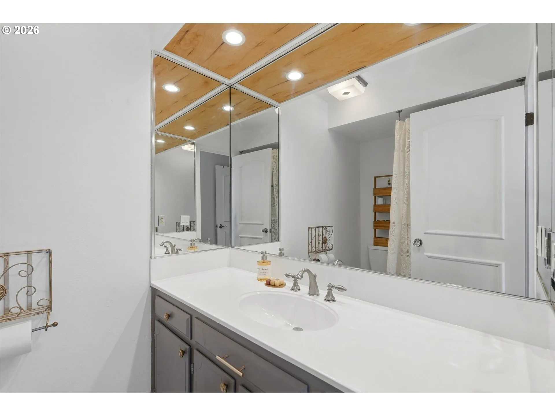 Bathroom, Attached-Walk in Shower