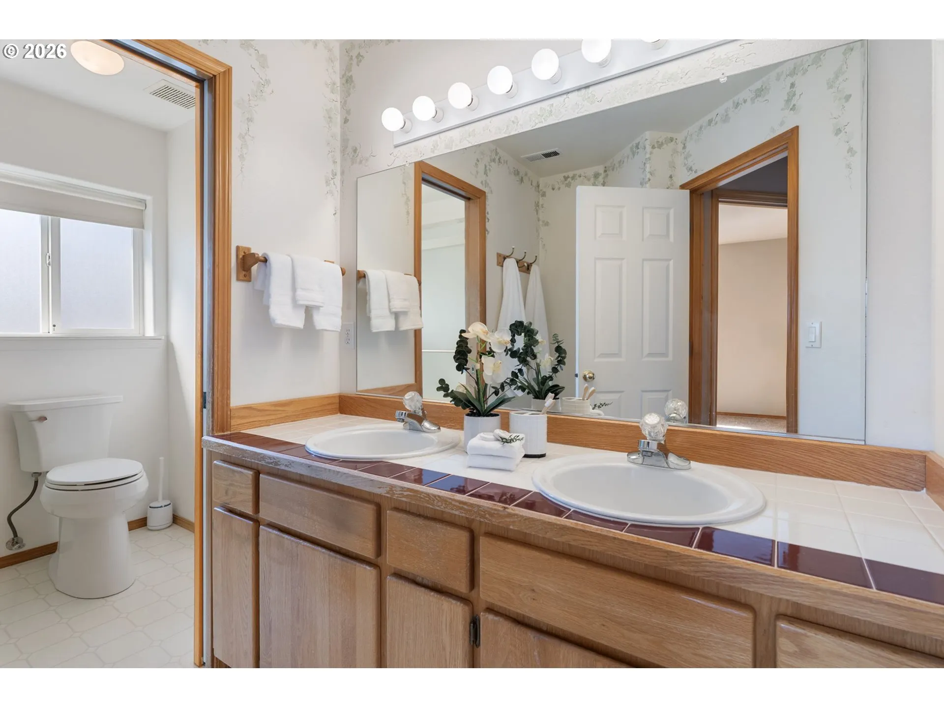 Bathroom-Upper