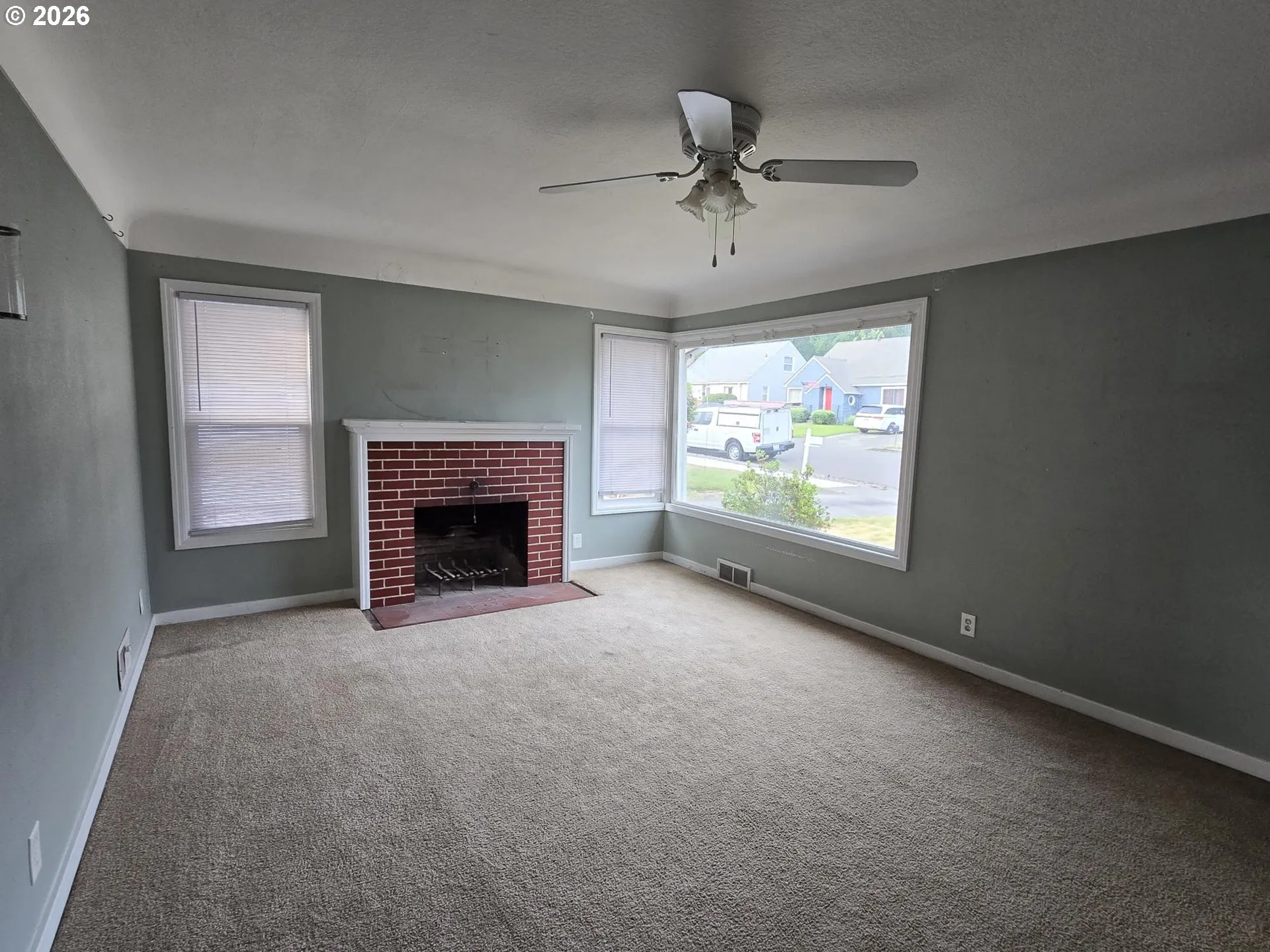 Living Room-Fireplace
