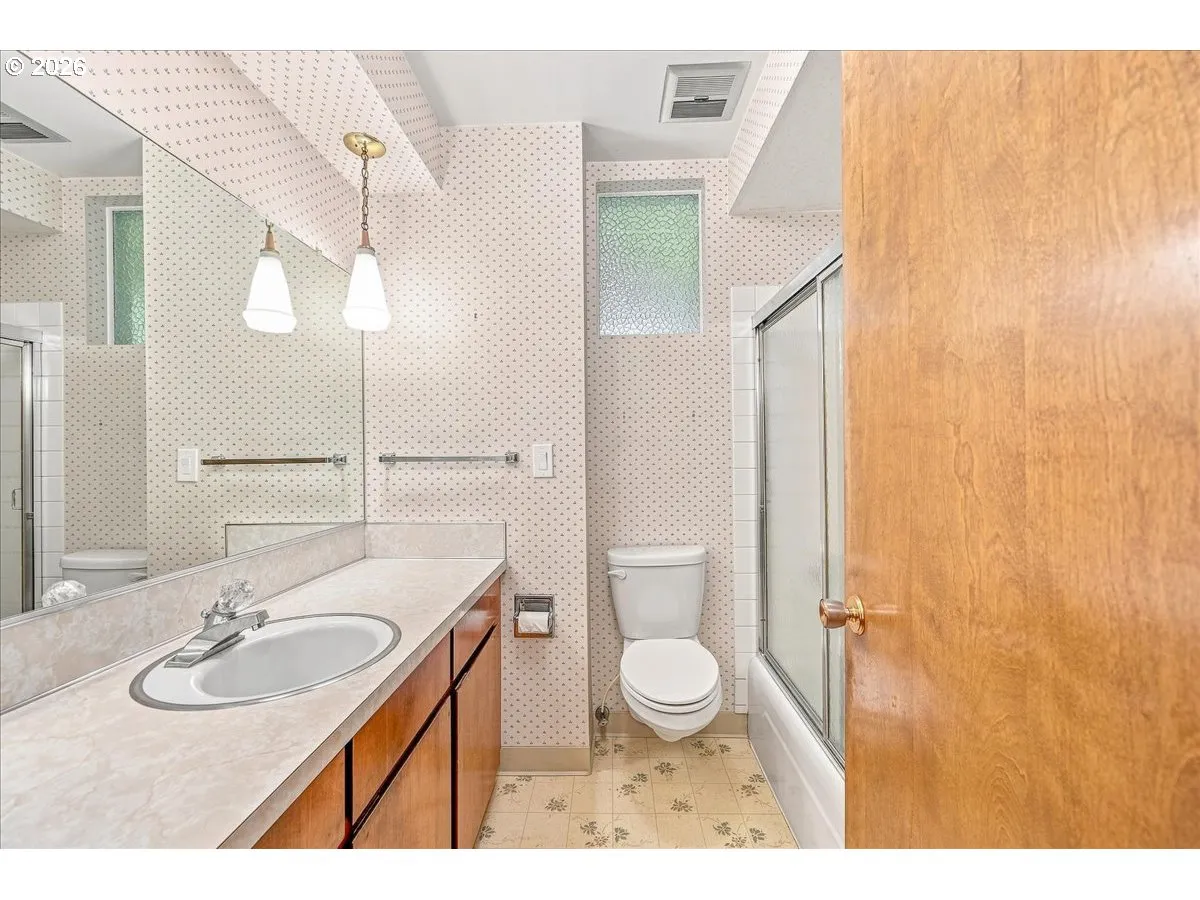 Bathroom-Hall