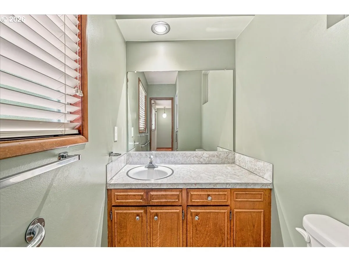 Bathroom, Attached