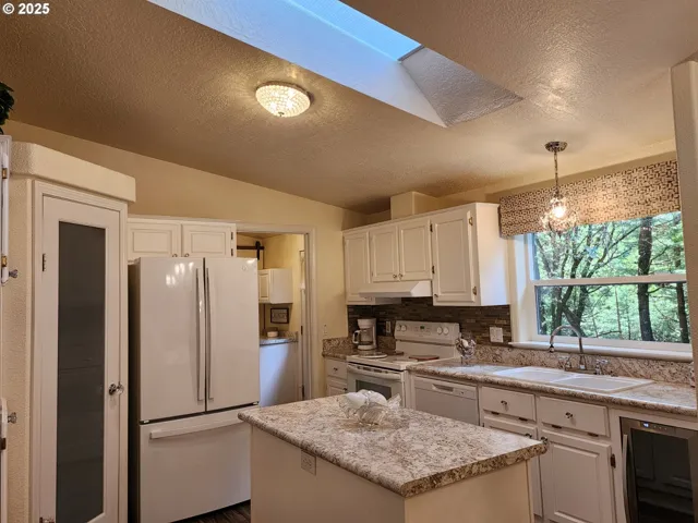 Kitchen-Skylight